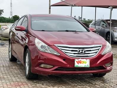 A picture of Sweet sales 2012 Hyundai Sonata UNTEMPERED ENGINE SHARP INTERIOR SOUND