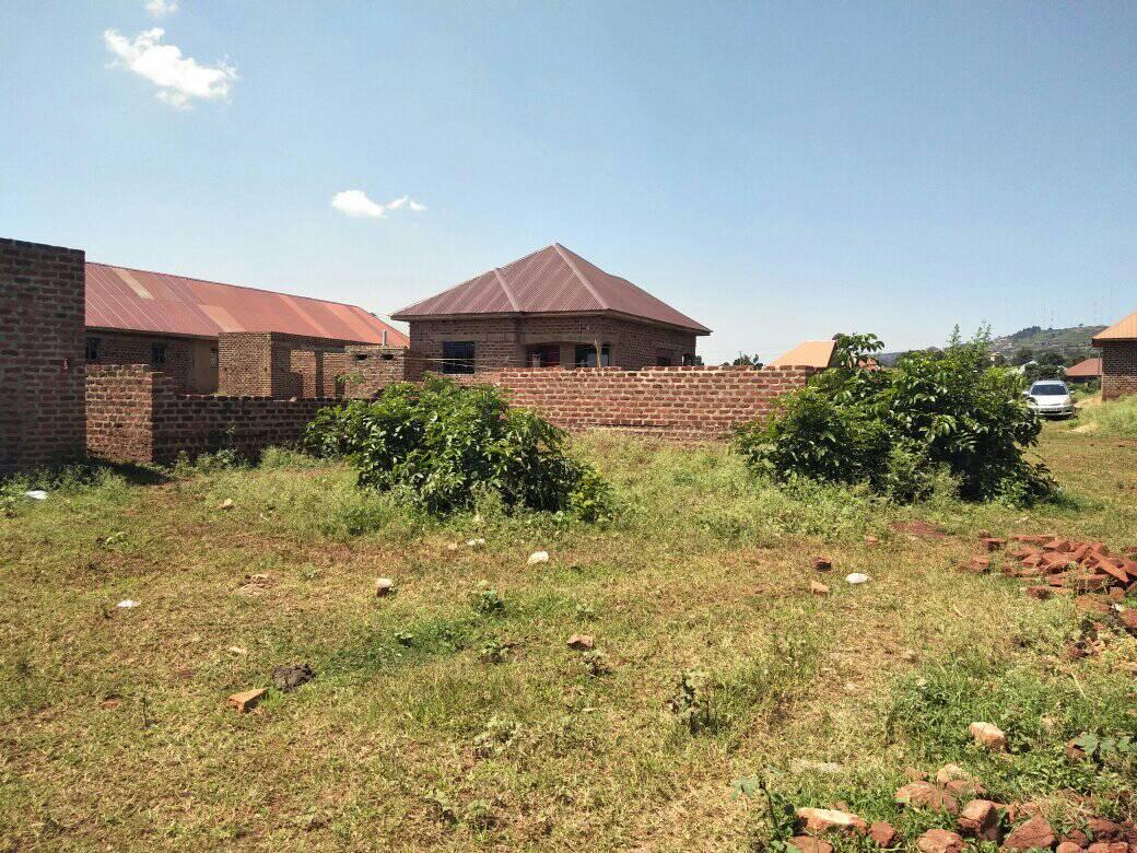 A picture of 35ft by 80ft wanyange lake cell Jinja city 12M 0700125875