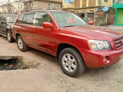 A picture of Toyota Highlander 03