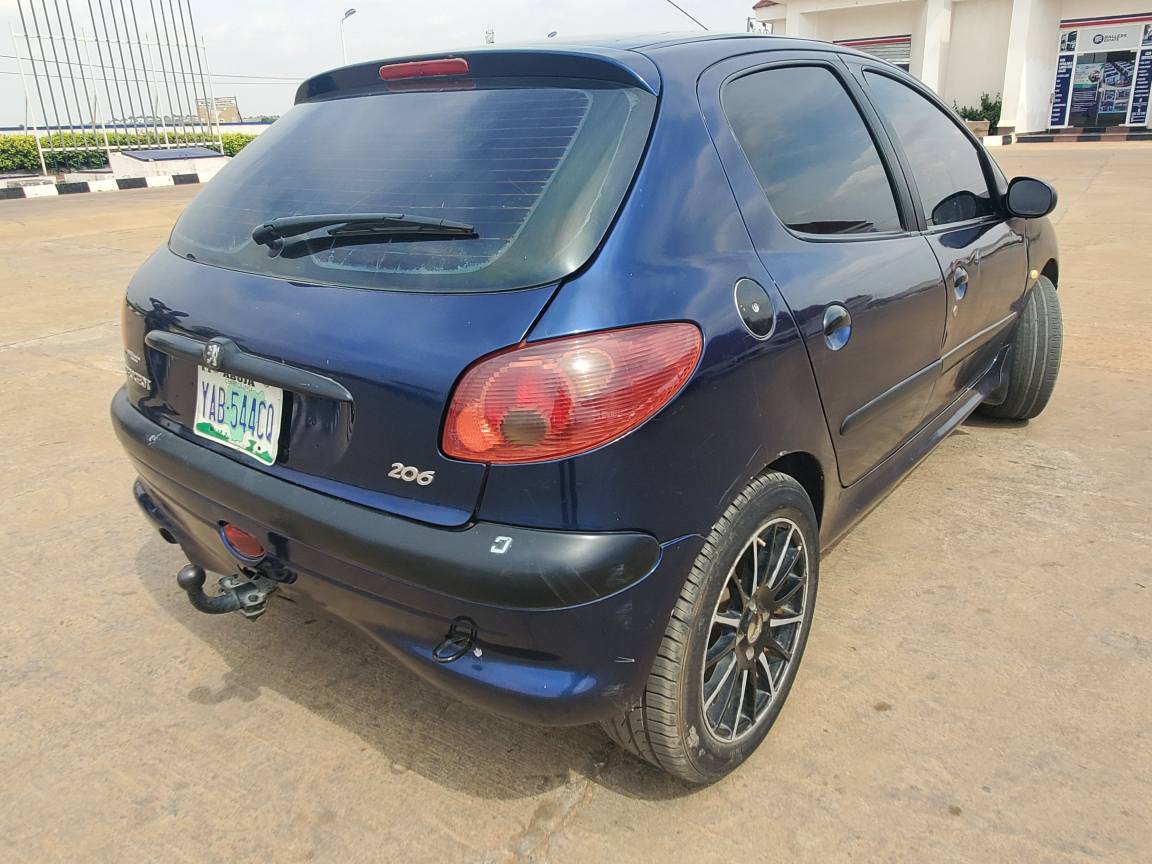 A picture of Peugeot 206 Automatic