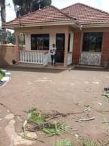 houses kyanja