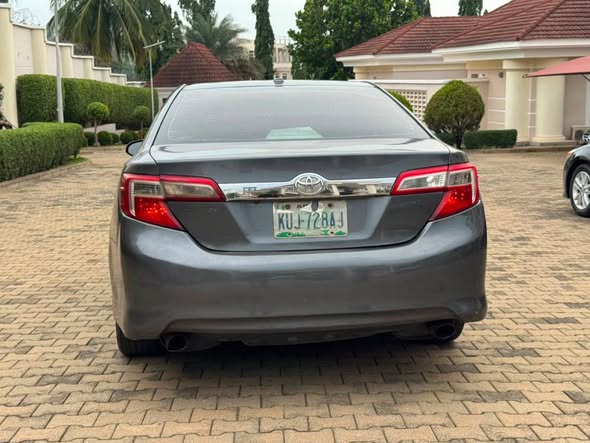 A picture of TOYOTA CAMRY XLE 2013 V6