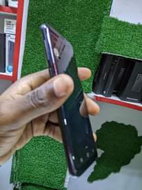 A picture of Samsung s9 plain gb 64