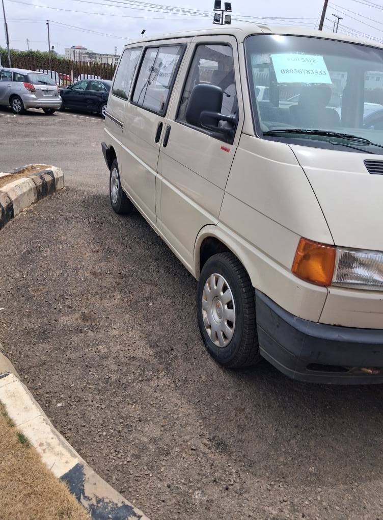 A picture of Volkswagen Transporter