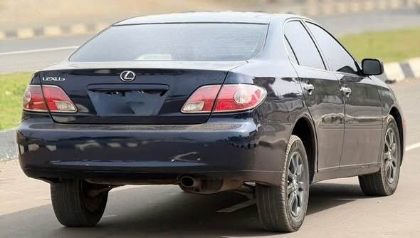 A picture of BELGIUM GRADE 2004 LEXUS ES330 IN EXCELLENT CONDITION TOO CLEAN