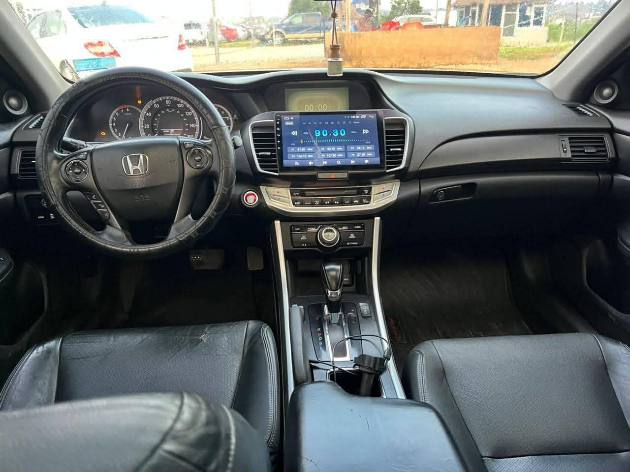 A picture of 2014 HONDA ACCORD 2014