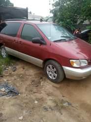 A picture of Toyota Sienna Everything is working well Location portharcourt Price 2m