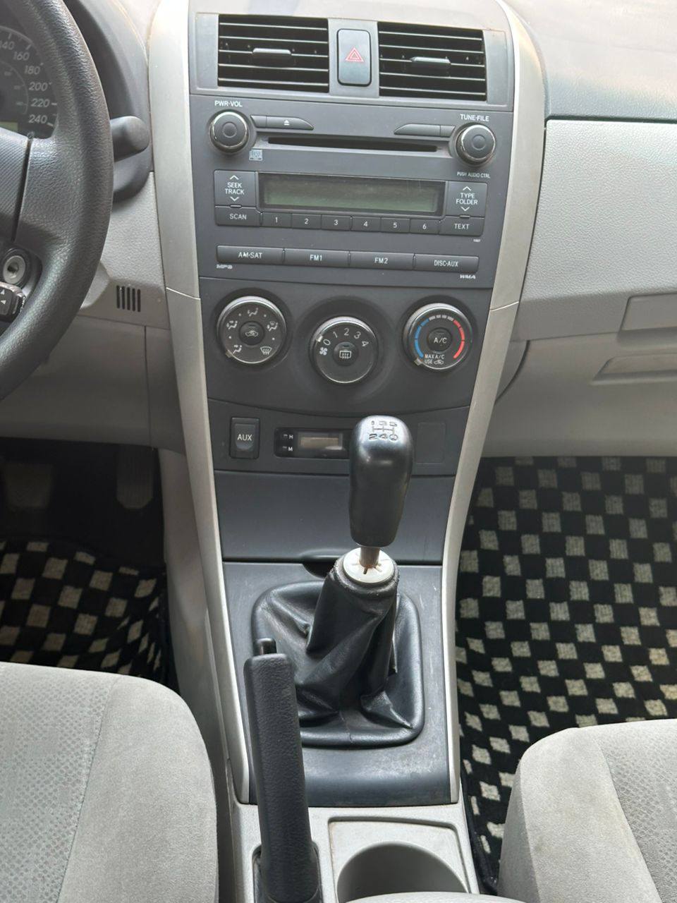 A picture of Toyota Corolla 012. 10m