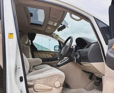 A picture of Make TOYOTA Model ALPHARD G Colour PEARL WHITE Year 2005