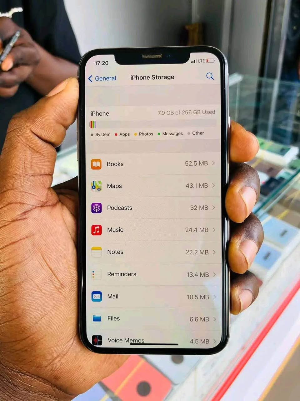 A picture of Iphone x
