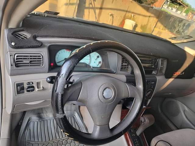 A picture of Corolla 03 04