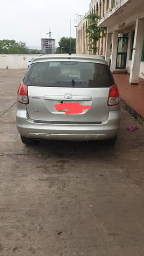 A picture of Very sharp 2005 model Toyota matrix with nothing to fix