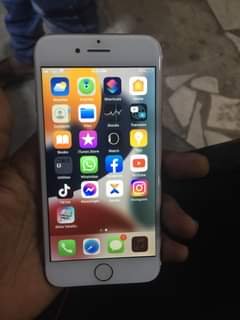A picture of I phone 7 plain