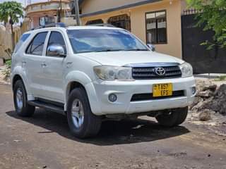 A picture of TOYOTA FORTUNE