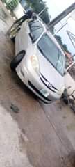 A picture of Toyota Siennna 08 first body pan 3Mz engine Chilling ac
