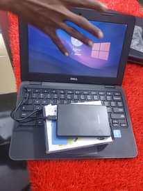 A picture of Dell midum