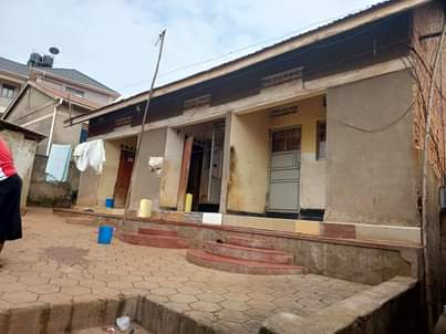 houses makindye