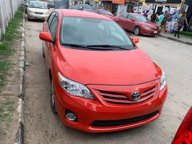 A picture of Toyota Corolla 2013 TOKS