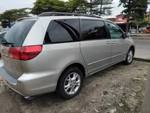 A picture of Toyota Sienna 05 XLE limited Tokunbo Price 9 5m Location