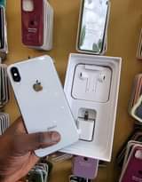 A picture of IPHONE X FULLBOX 64GB NATAKA 650 000