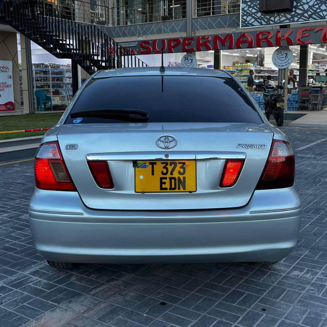 A picture of Toyota premio f on sale BEI 17 8M0753322015