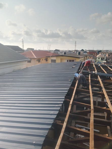 A picture of Aluminium roof