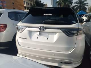 A picture of TOYOTA HARRIER