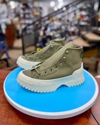 A picture of Men s shoes
