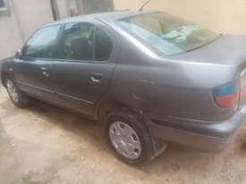 A picture of 2000 nissan 2000