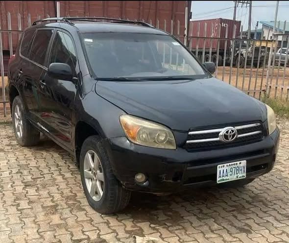 A picture of 2008 Rav4 07031135291