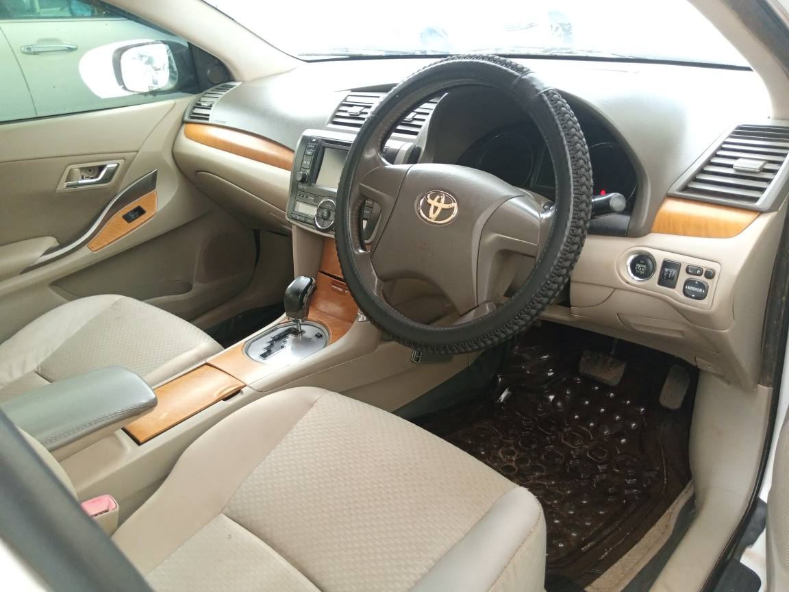 toyota premio