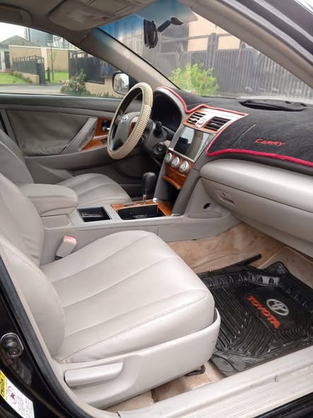 A picture of Toyota Camry muscle 2010 venza engine Super distres untempered engine