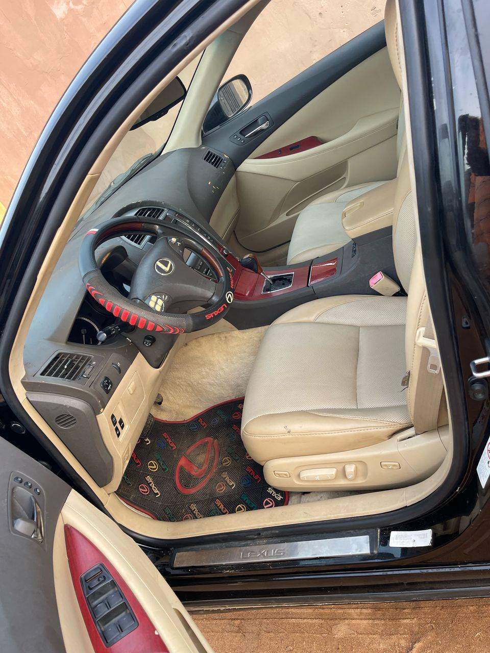 A picture of Es350 Lexus 08 upgraded 010