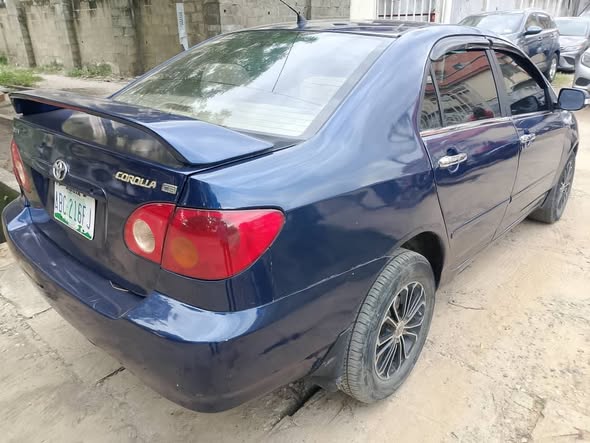 A picture of TOYOTA COROLLA CE 2004