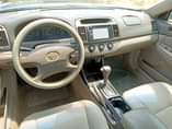 A picture of Toyota Camry 2004 model with chilling AC Eket 2 2m