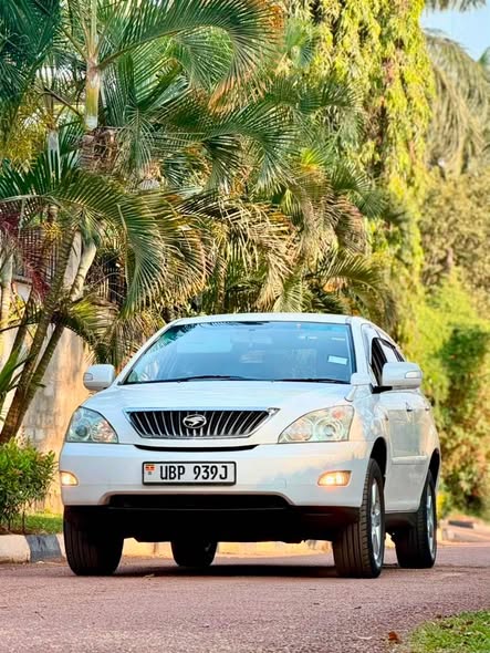 A picture of Toyota Harrier 2009