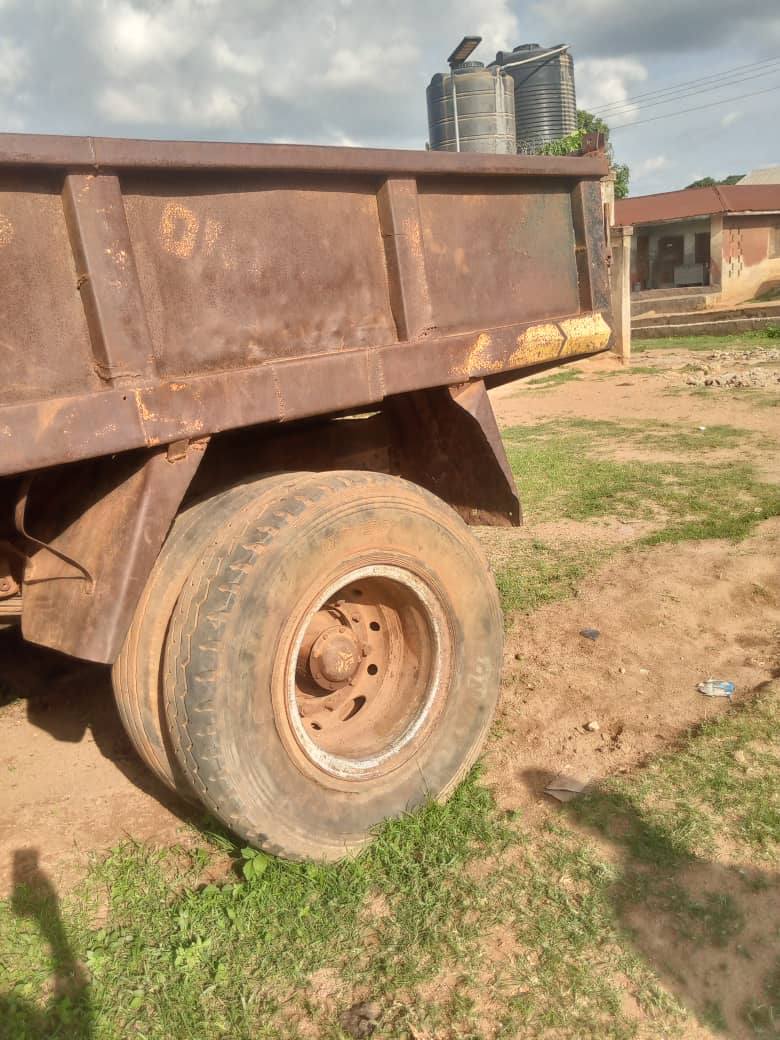 A picture of Second Hand