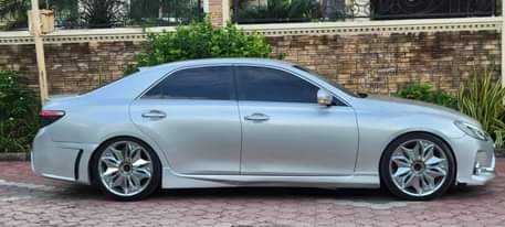 A picture of Toyota mark x