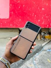 A picture of Samsung Flip 3 5G 128GB Tsh 800 000 Tzs Tupigie