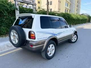 A picture of TOYOTA RAV4 BEI MILLION 13
