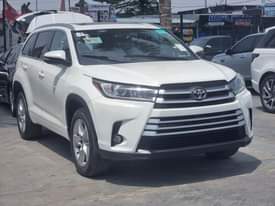 A picture of Foreign used 2016 highlander fullest option with double pano buy