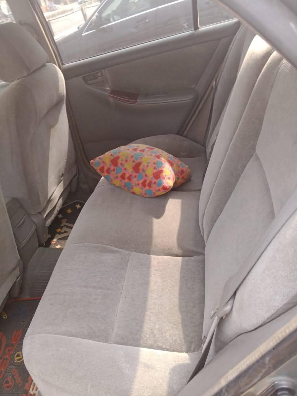 A picture of 2004 Toyota corolla