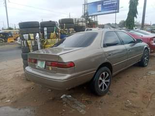 A picture of Toyota Camry 1999
