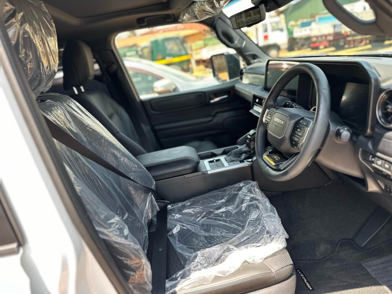 A picture of TOP RIDz Ug 4detailz call watsup 256782126680