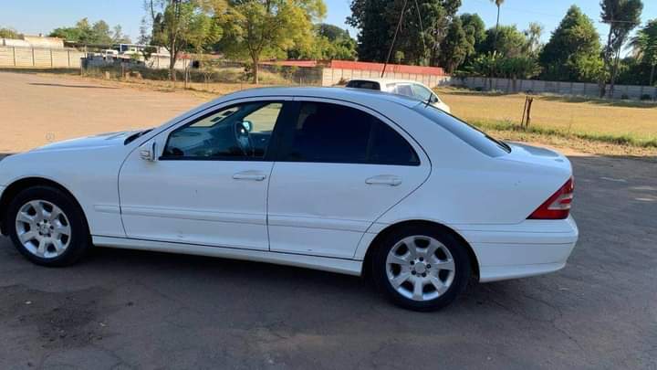 classifieds/cars mercedes