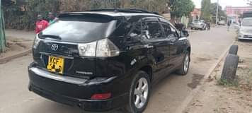 A picture of Toyota harrier KCF