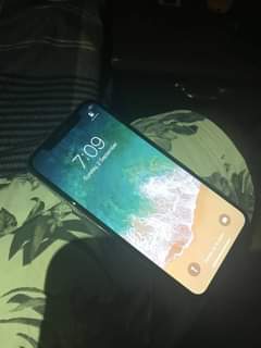 A picture of 64gb US Used Factory unlocked silver 850k Just like new