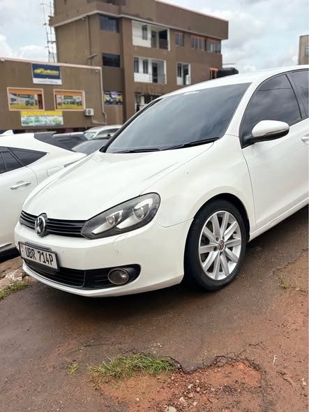 A picture of Volkswagen Golf Tsi 1 6L 28M 0705176582