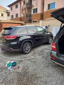 A picture of Toyota Highlander 2017
