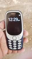 A picture of samsung note 9 na nokia 3310